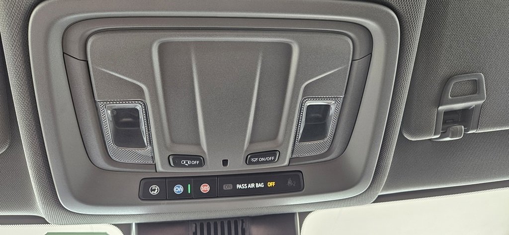 Used 2025 Chevrolet Silverado 2500 Custom w/ Custom Value Package image 31