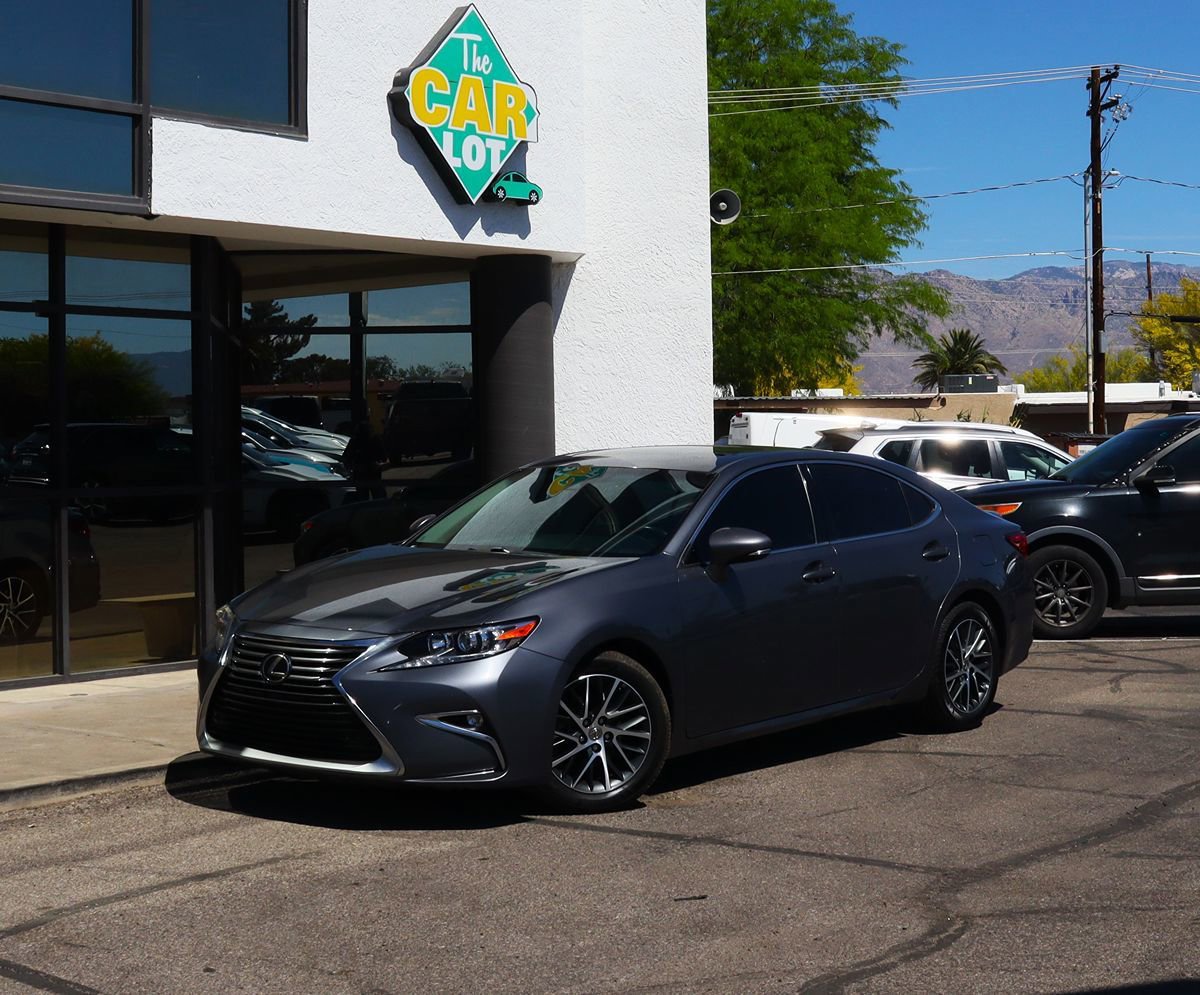 Used 2017 Lexus ES 350 image 2