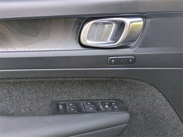 Certified 2023 Volvo C40 P8 Recharge Plus image 25