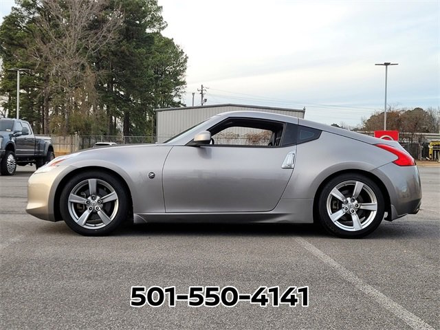 Used 2009 Nissan 370Z Touring image 2