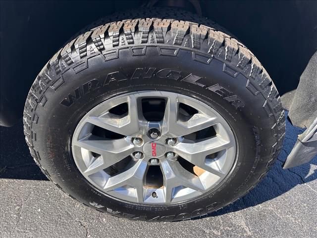 Used 2018 GMC Sierra 1500 SLT w/ Suspension Package, Off-Road image 35