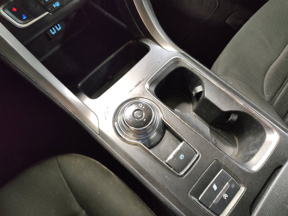 Used 2020 Ford Fusion SE FWD image 26