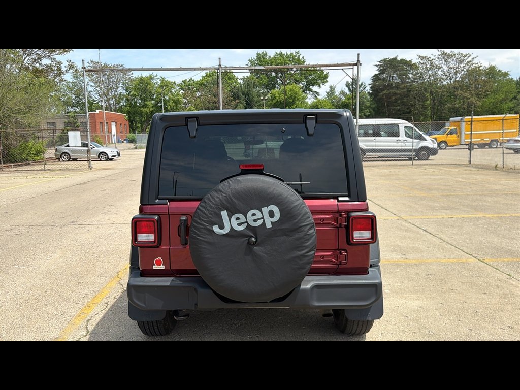 Used 2022 Jeep Wrangler Unlimited Sport w/ Cold Weather Group AWD/4WD image 27
