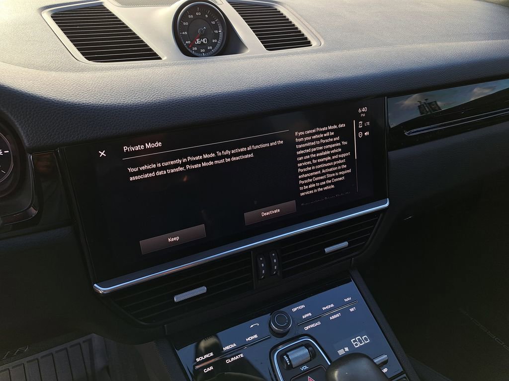 Used 2023 Porsche Cayenne Coupe image 22