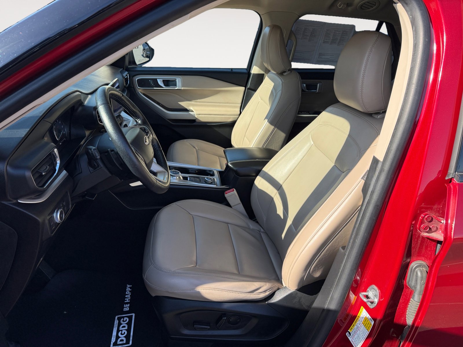 Certified 2021 Ford Explorer XLT w/ Equipment Group 202A image 10