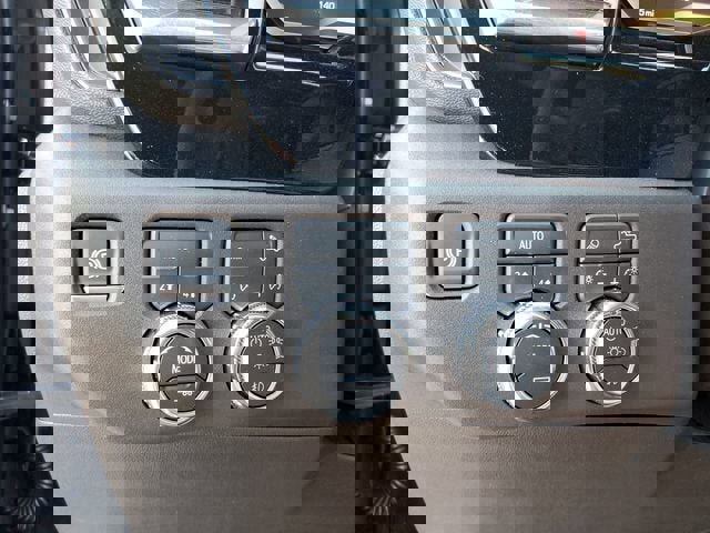 New 2026 GMC Sierra 1500 SLT w/ SLT Premium Package AWD/4WD image 32