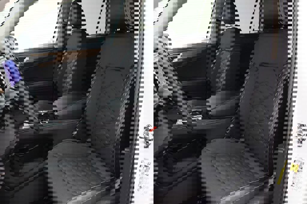 Used 2025 Volkswagen Atlas SE image 18