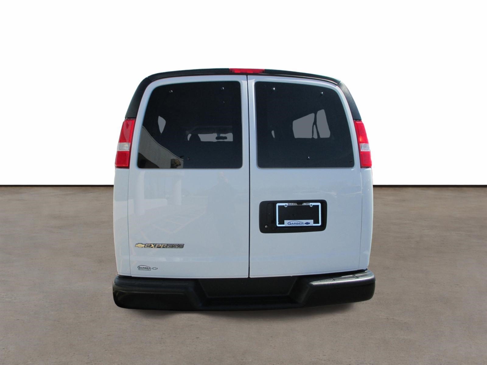 Used 2025 Chevrolet Express 3500 LS RWD image 4