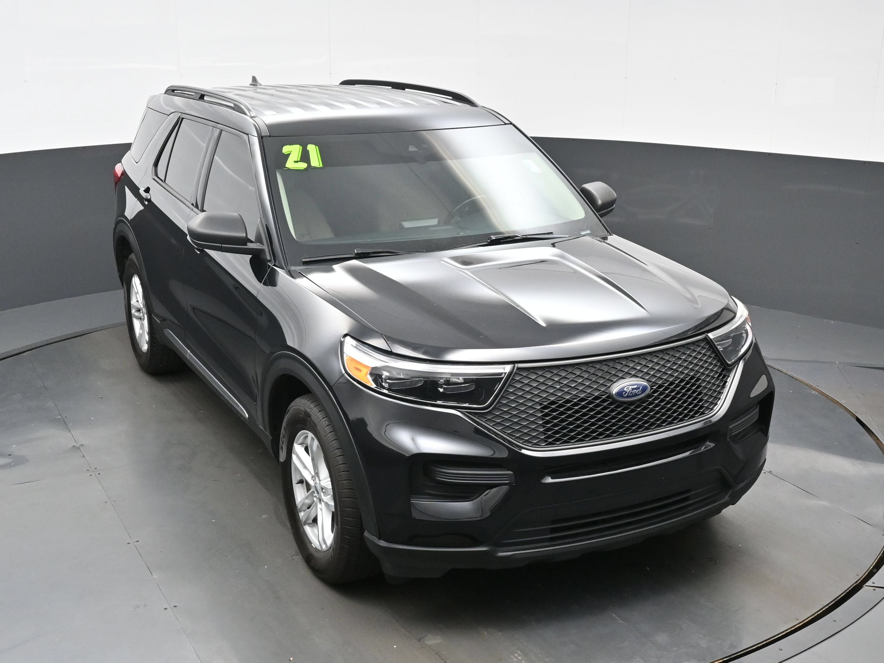 Used 2021 Ford Explorer XLT w/ Class III Trailer Tow Package AWD/4WD image 42