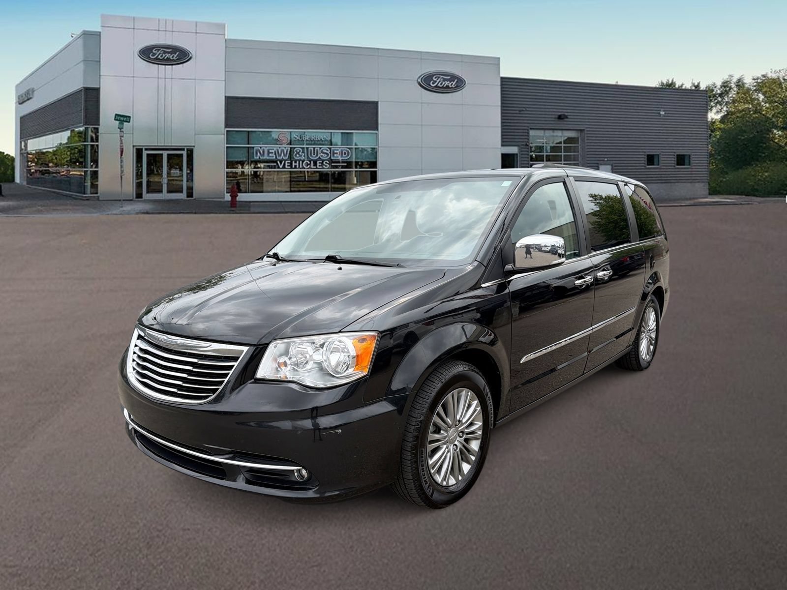 Used 2016 Chrysler Town & Country Touring-L w/ Driver Convenience Group FWD 360° Tour