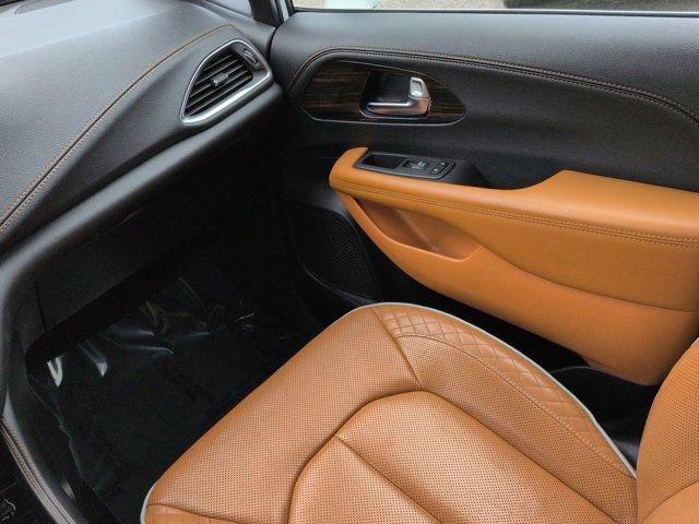 Used 2021 Chrysler Pacifica Pinnacle AWD/4WD image 17