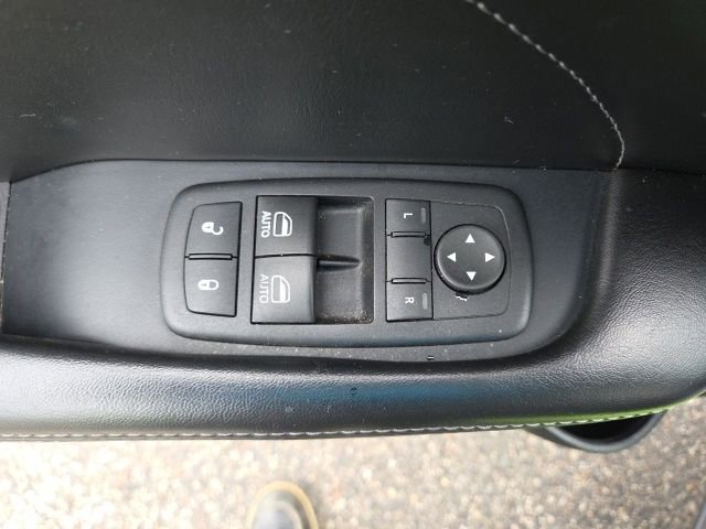 Used 2015 Dodge Challenger R/T Plus RWD image 39