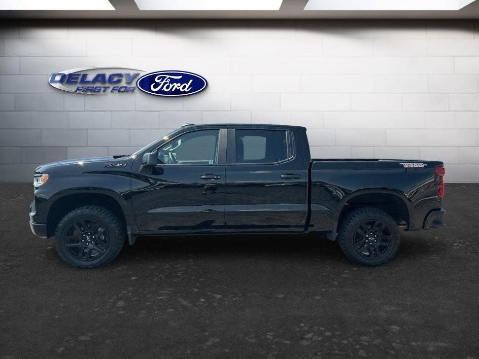 Used 2023 Chevrolet Silverado 1500 LT Trail Boss w/ Convenience Package II AWD/4WD image 2
