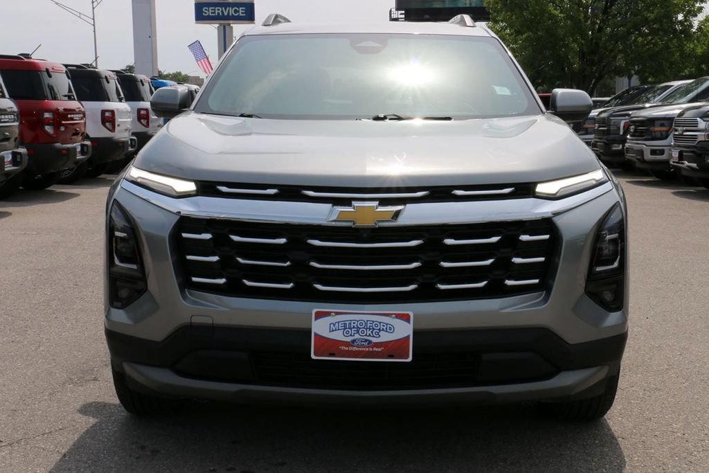 Used 2025 Chevrolet Equinox LT w/ Convenience Package II AWD/4WD image 3