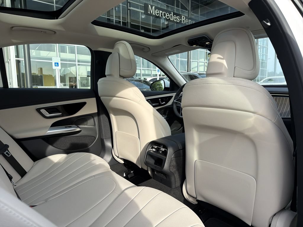 New 2026 Mercedes-Benz E 350 4MATIC Sedan image 17