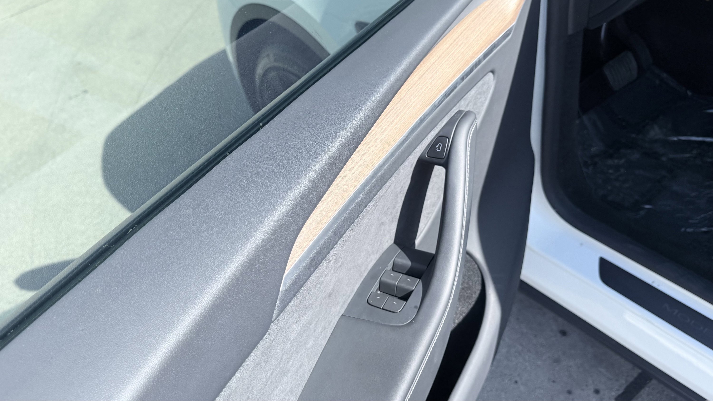 Used 2023 Tesla Model Y Long Range image 25