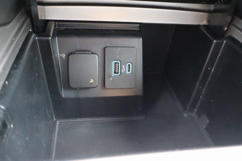 Used 2020 Ford Explorer XLT w/ Equipment Group 202A image 15