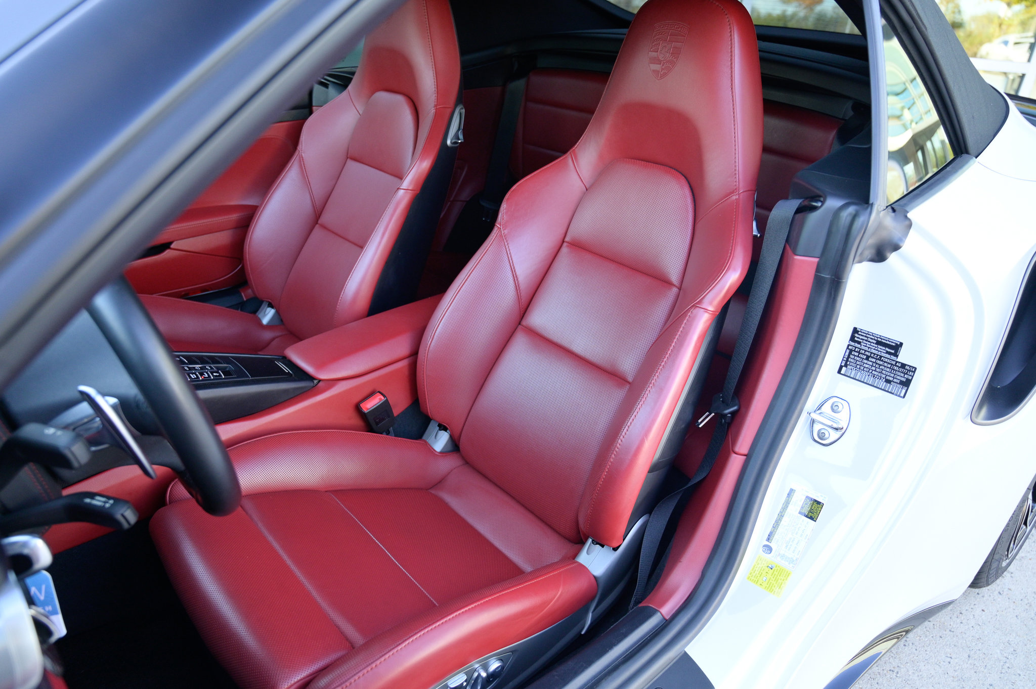 Used 2015 Porsche 911 Turbo S image 22