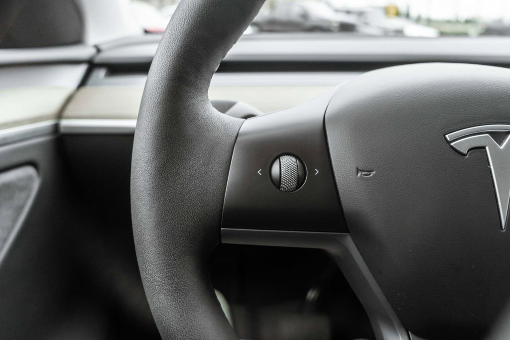 Used 2024 Tesla Model Y Long Range image 21