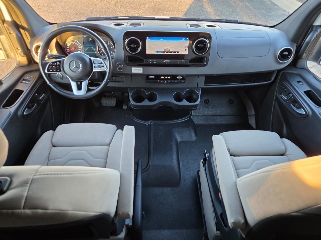 Used 2022 Mercedes-Benz Sprinter 3500 image 9