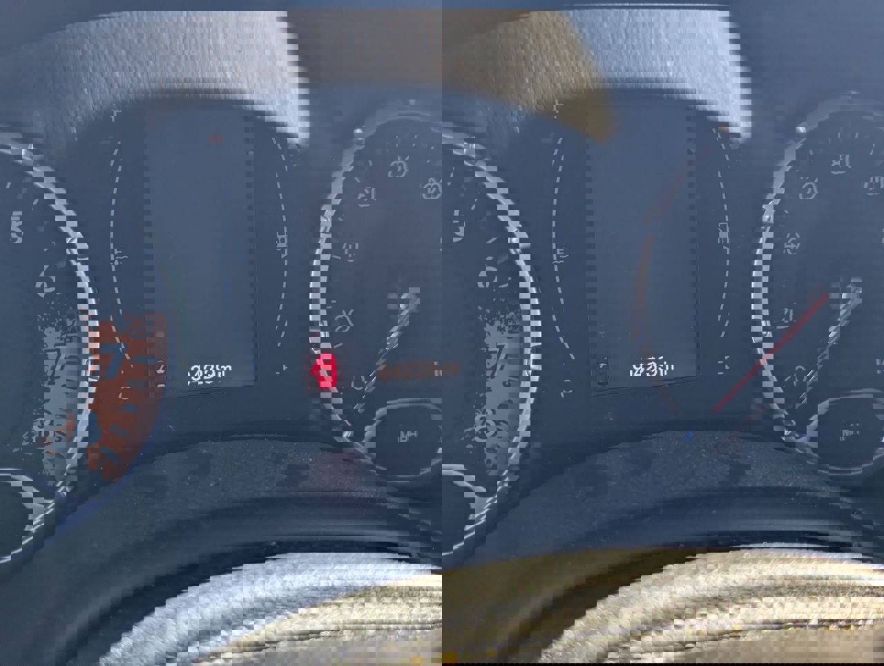 Used 2016 Jeep Renegade Latitude w/ Popular Equipment Group AWD/4WD image 10