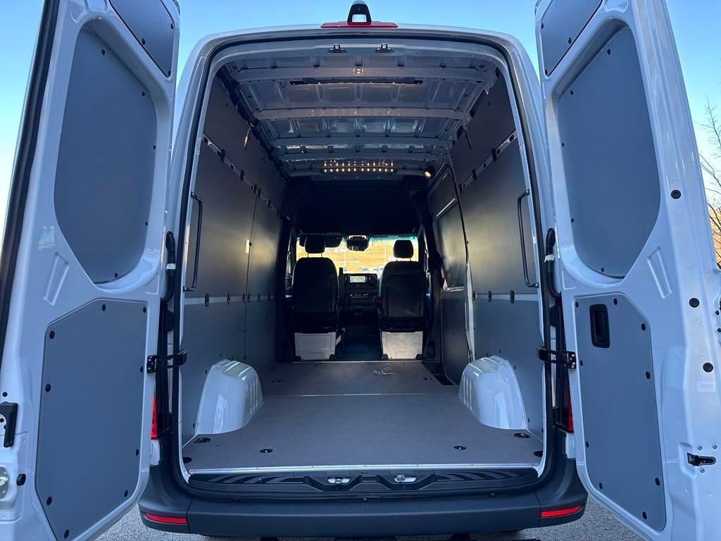 New 2025 Mercedes-Benz Sprinter 2500 image 23