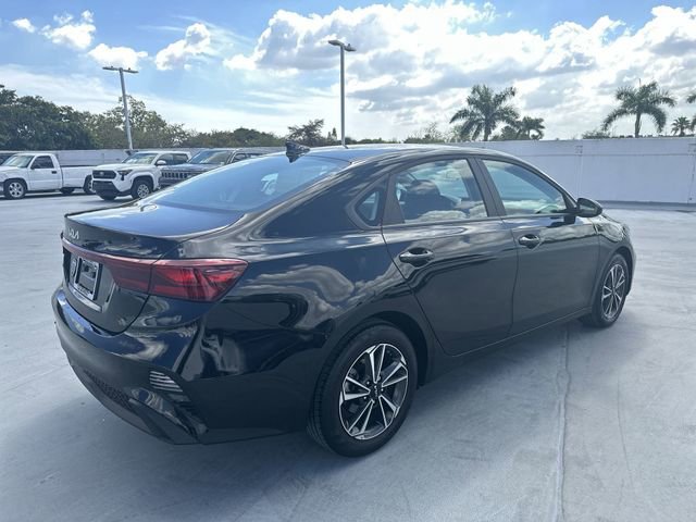 Used 2024 Kia Forte LXS image 10