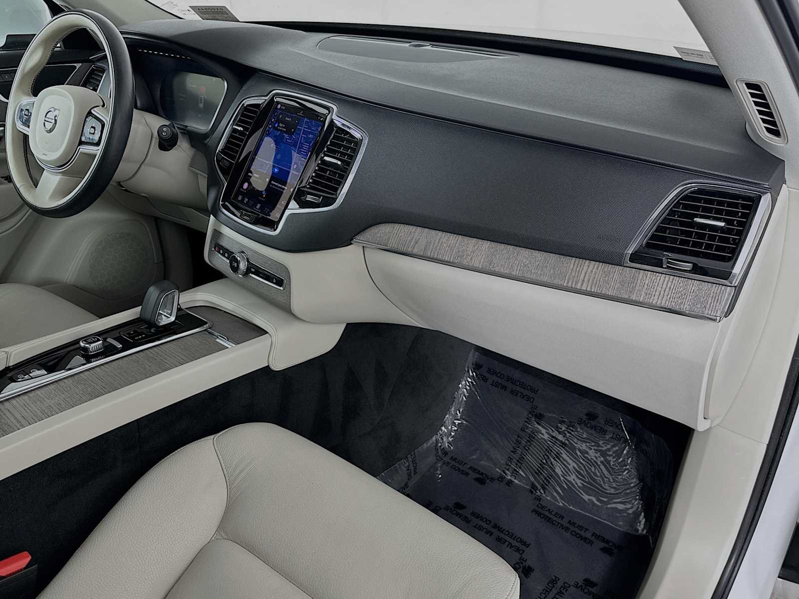 Used 2023 Volvo XC90 B5 Plus AWD/4WD image 29
