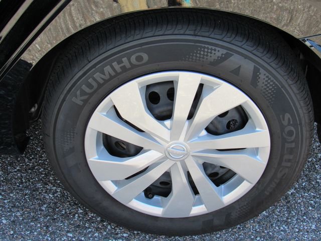 Certified 2025 Nissan Versa S w/ Trunk Package image 7