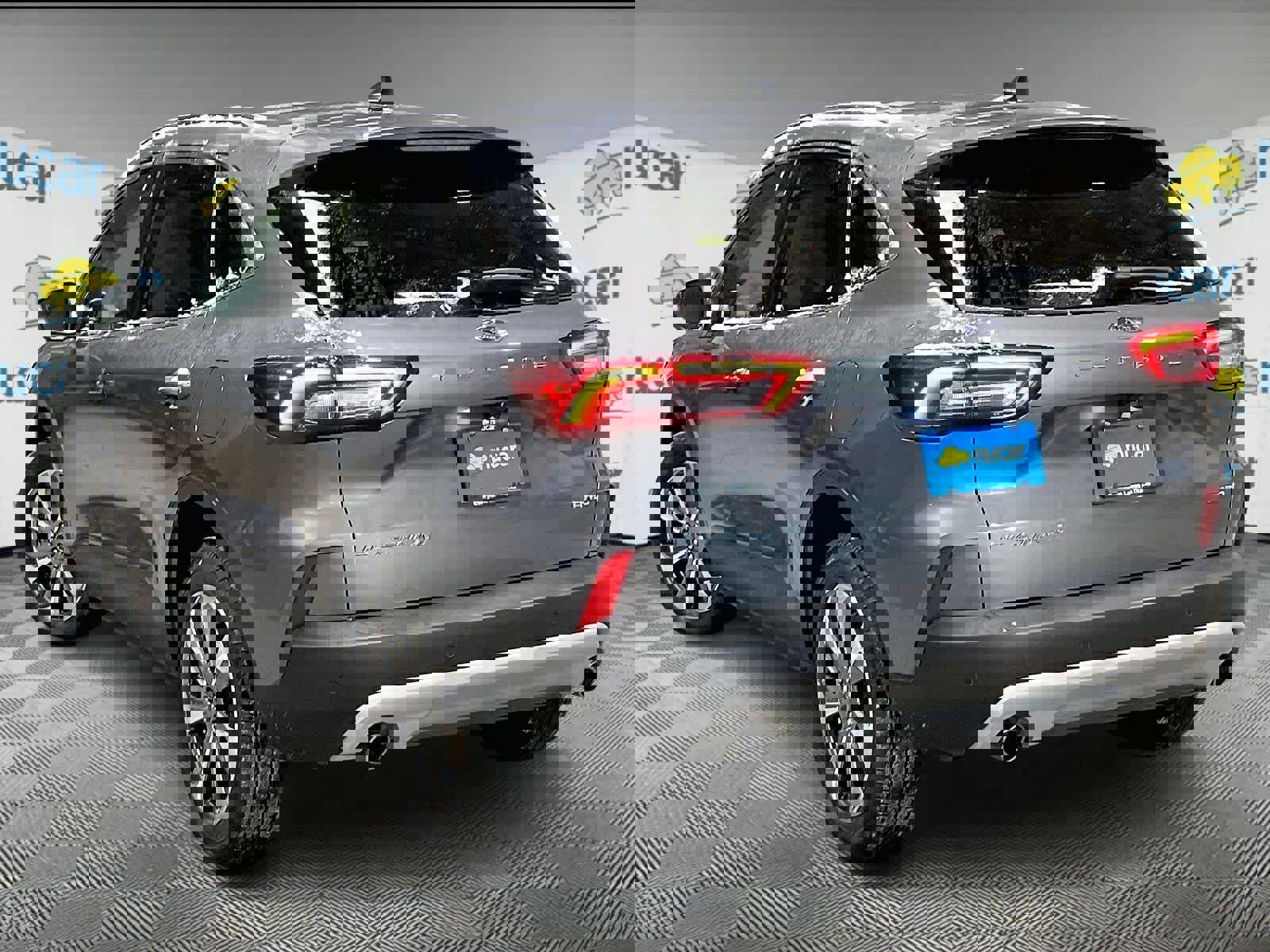 Used 2024 Ford Escape Platinum image 4