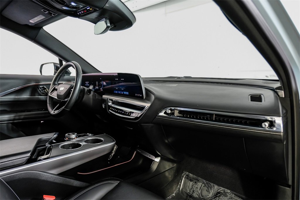 Used 2024 Cadillac Lyriq Luxury image 12