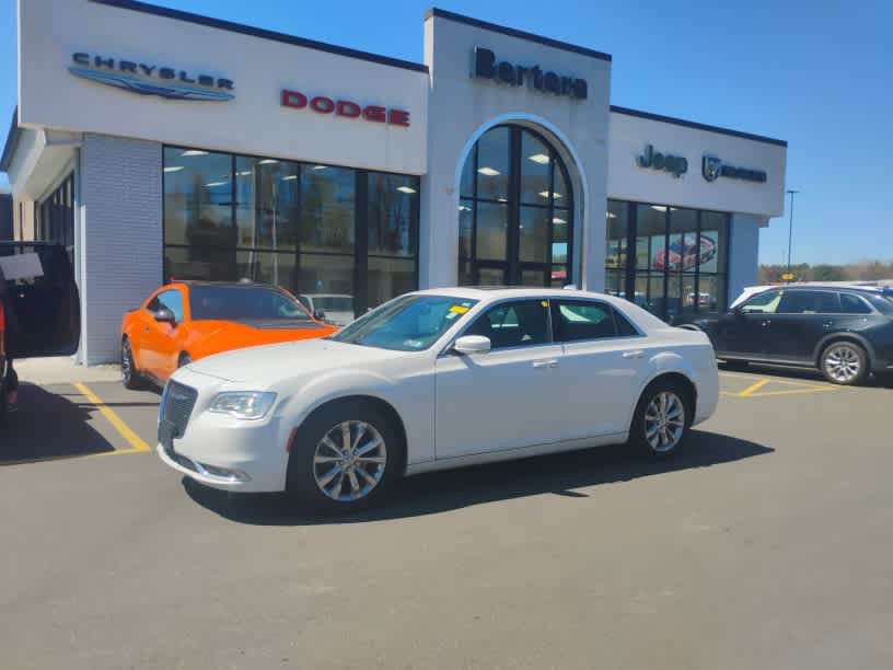 Used 2020 Chrysler 300 Touring L w/ 300 Premium Group AWD/4WD image 1