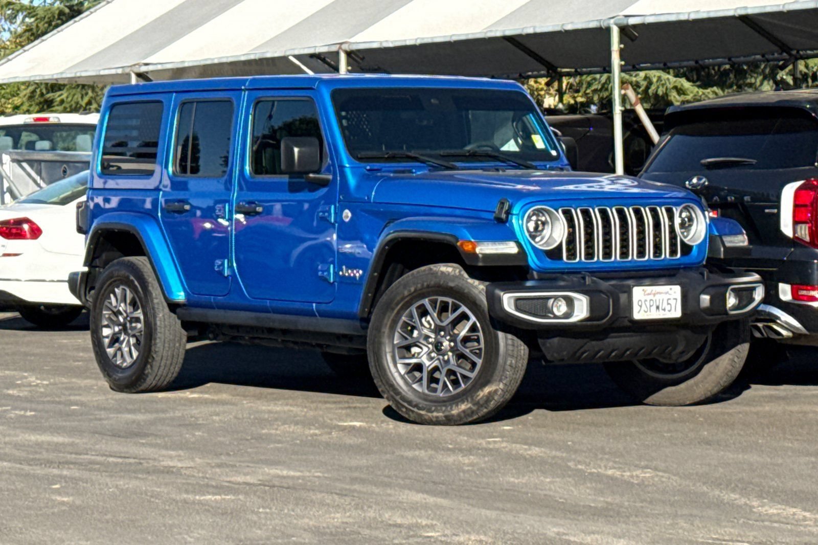 Used 2024 Jeep Wrangler Unlimited Sahara AWD/4WD image 2