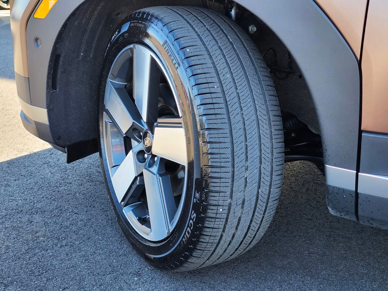 Used 2025 Hyundai Santa Fe Limited image 33