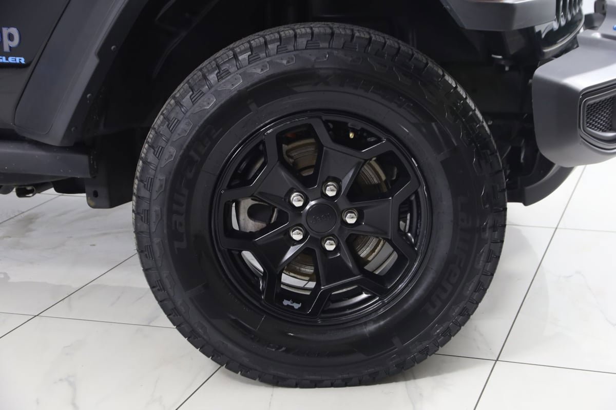 Used 2023 Jeep Wrangler Unlimited w/ Cold Weather Group image 14