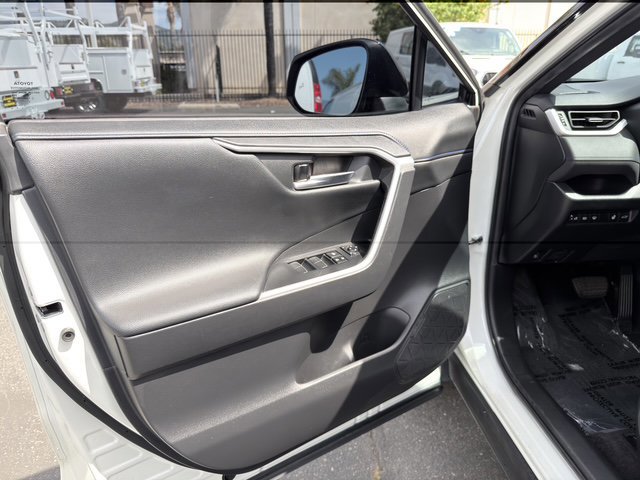 Used 2021 Toyota RAV4 XSE AWD/4WD image 15