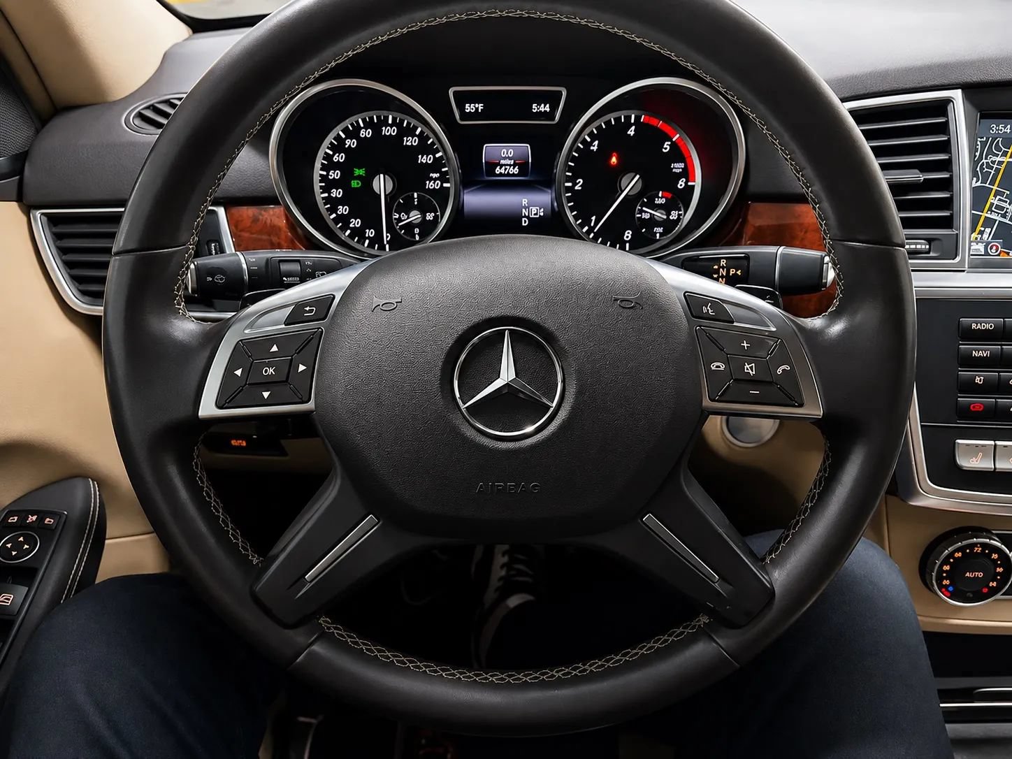 Used 2015 Mercedes-Benz ML 250 BlueTEC 4MATIC image 28