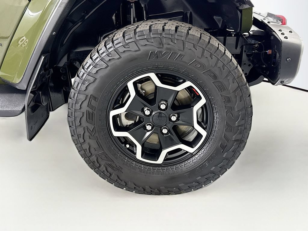 Used 2023 Jeep Gladiator Rubicon w/ LED Lighting Group AWD/4WD image 32