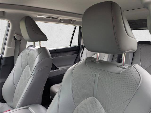 Used 2022 Toyota Highlander Platinum AWD/4WD image 18