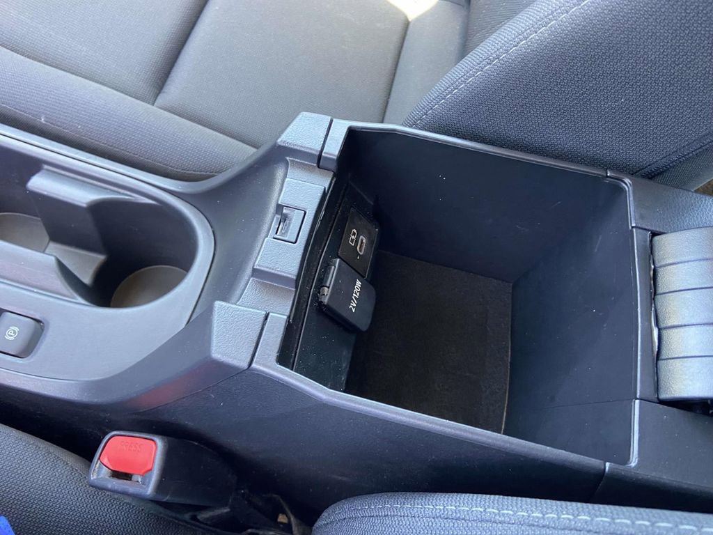 Used 2025 Toyota Corolla LE FWD image 30