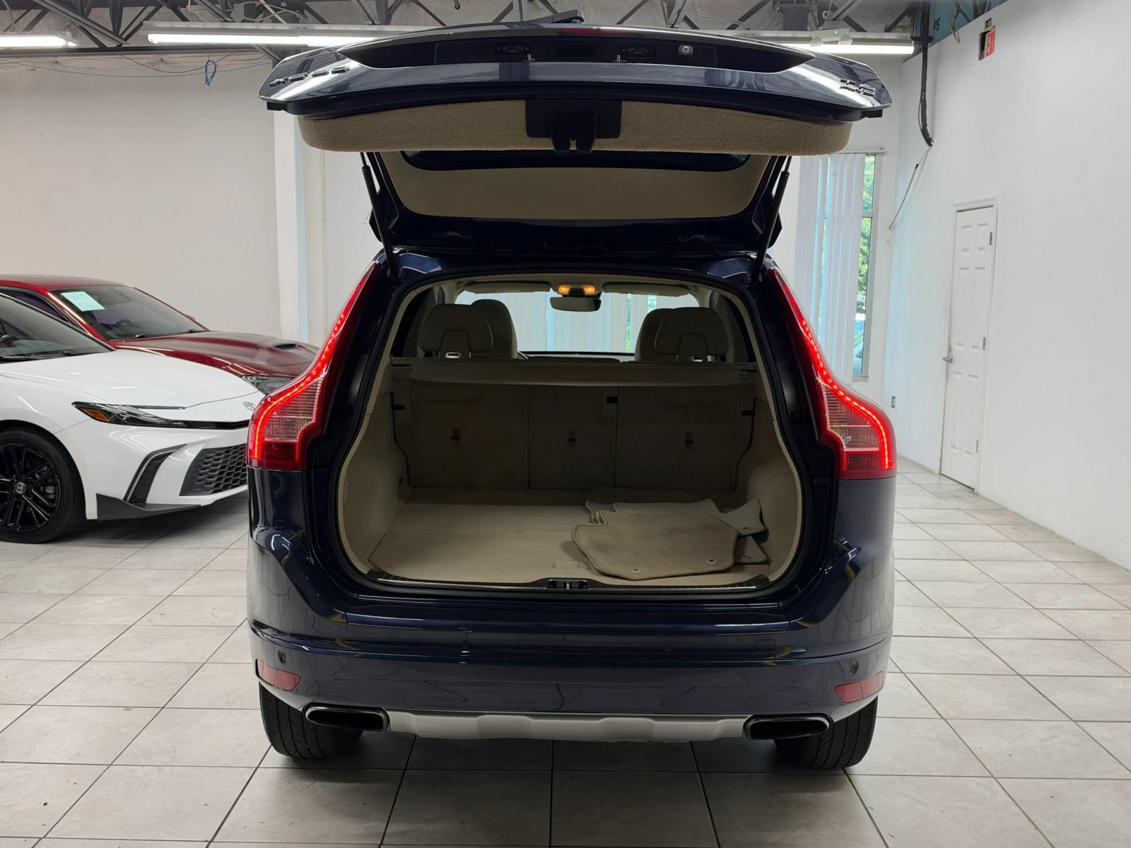 Used 2015 Volvo XC60 T6 AWD/4WD image 19