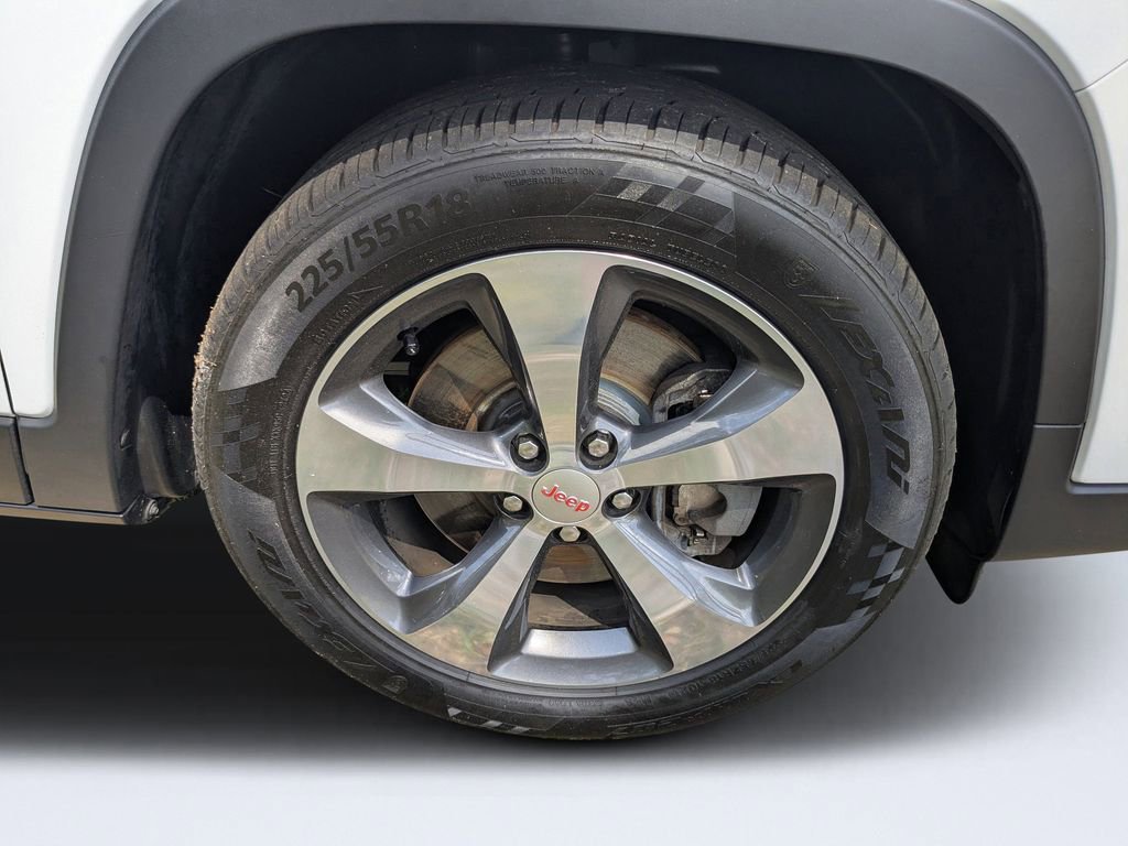 Used 2019 Jeep Cherokee Limited w/ Luxury Group image 10