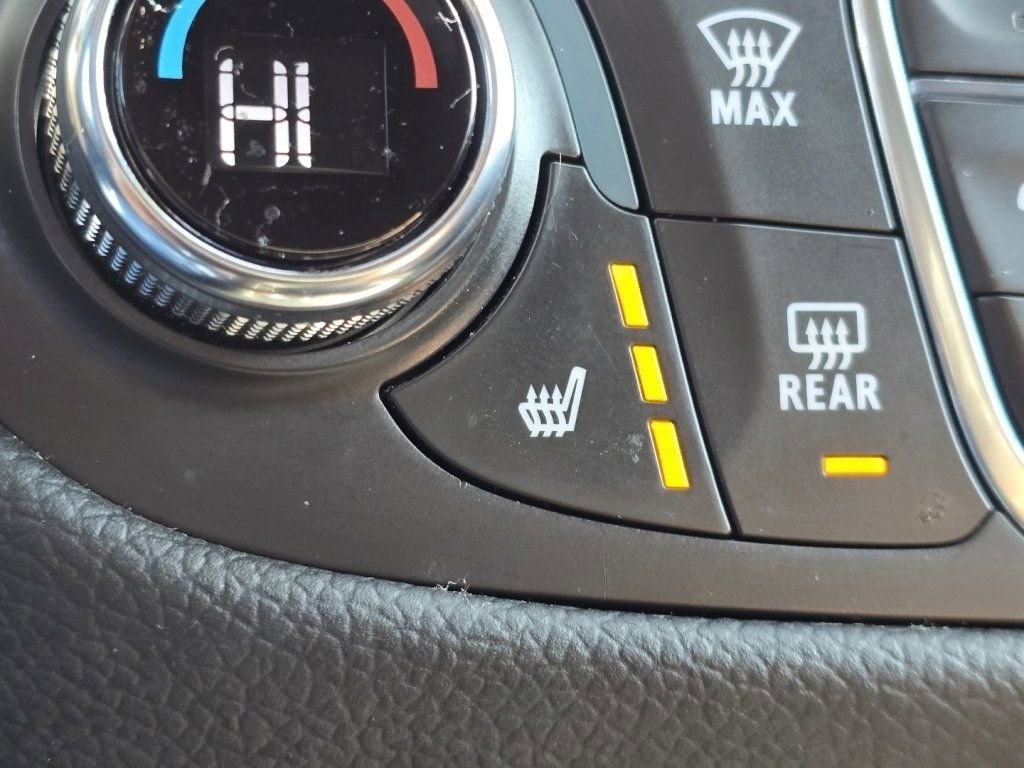 Used 2024 Chevrolet Equinox LT AWD/4WD image 4