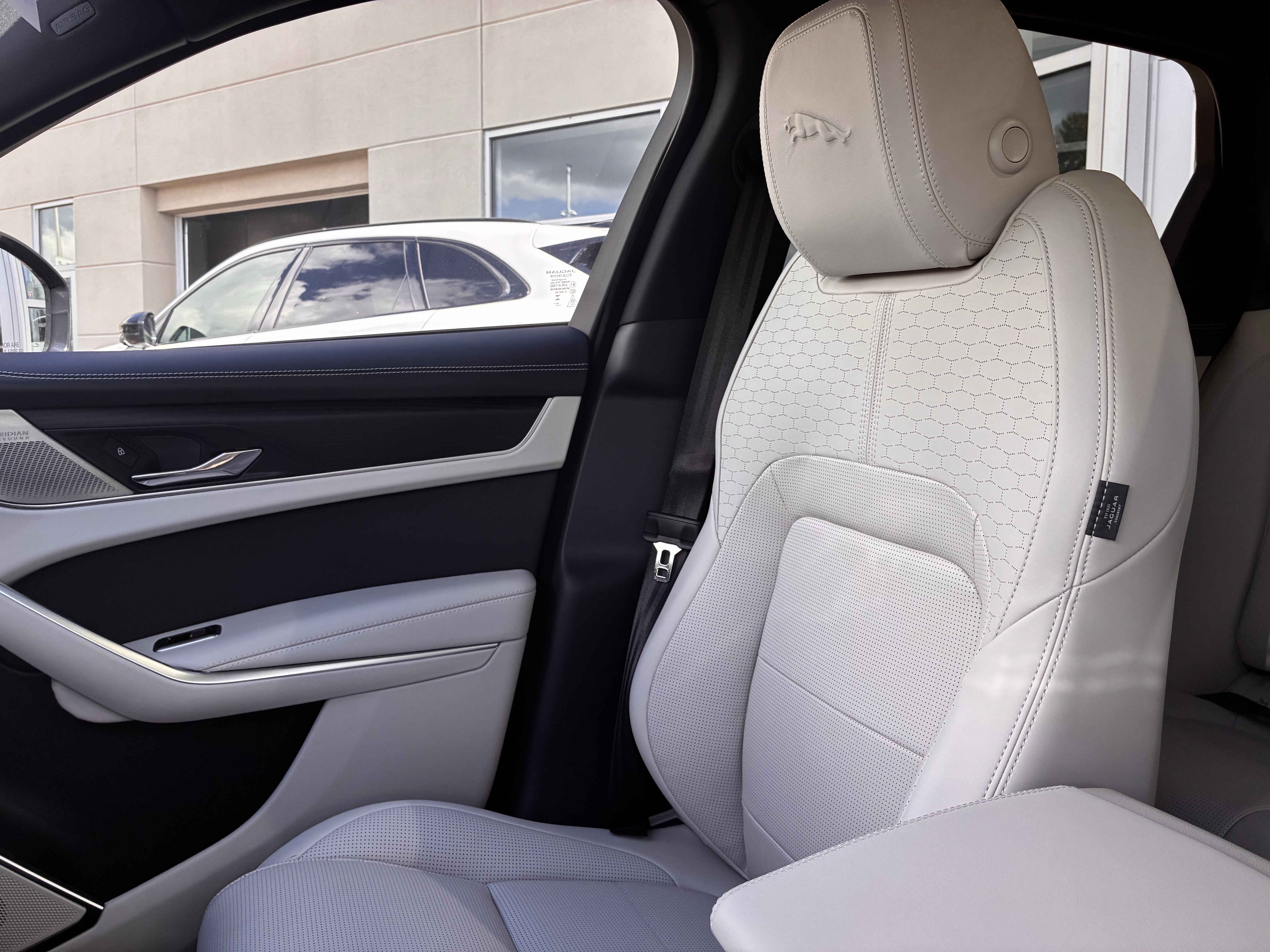 New 2026 Jaguar F-PACE R-Dynamic S image 20