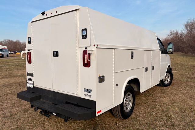 Used 2022 Chevrolet Express 3500 w/ Power Convenience Package image 11