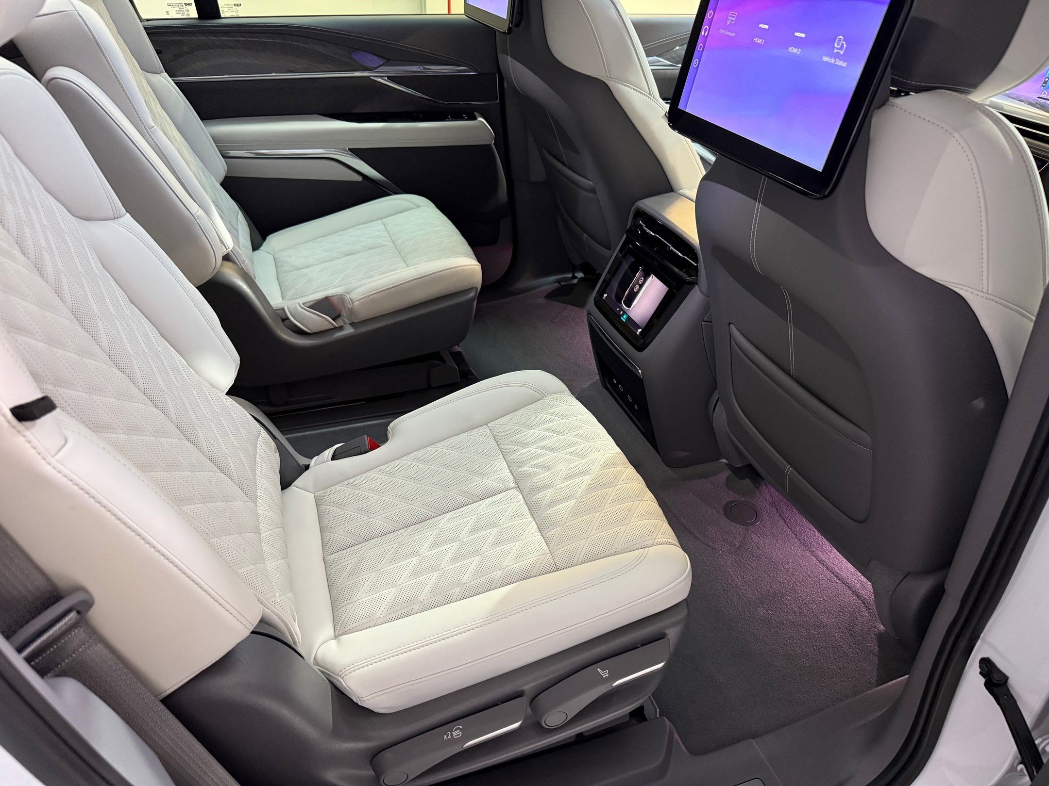 New 2025 Cadillac Escalade IQ Luxury 1 w/ Smart Trailering package image 52