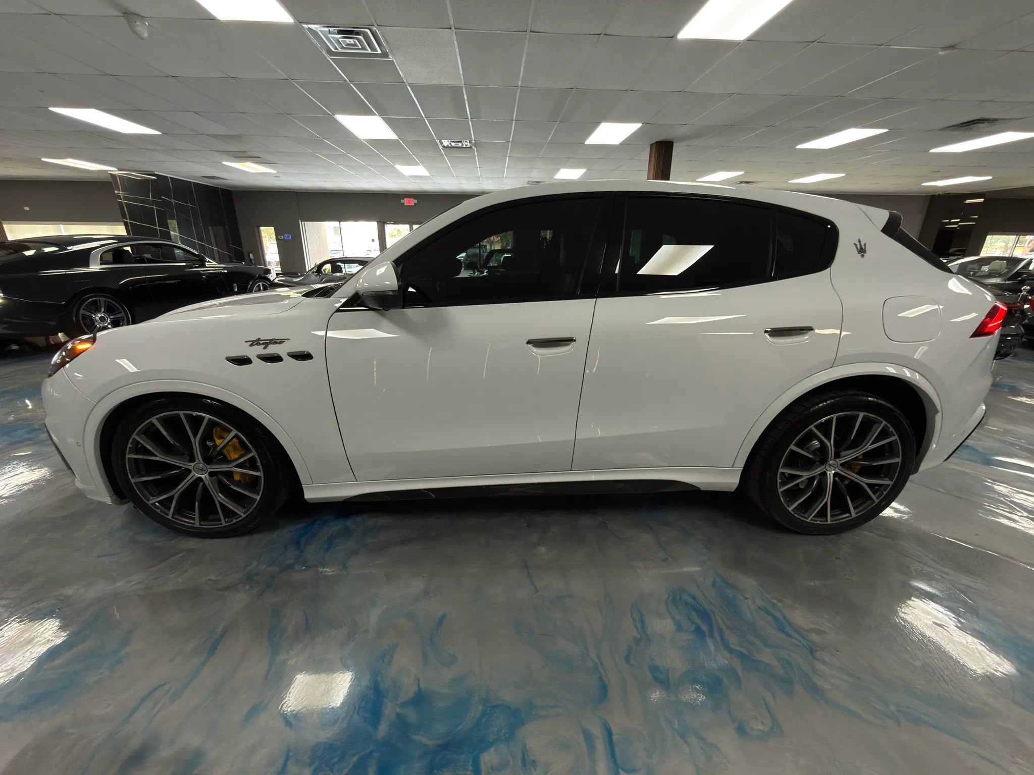 Used 2023 Maserati Grecale Trofeo image 4