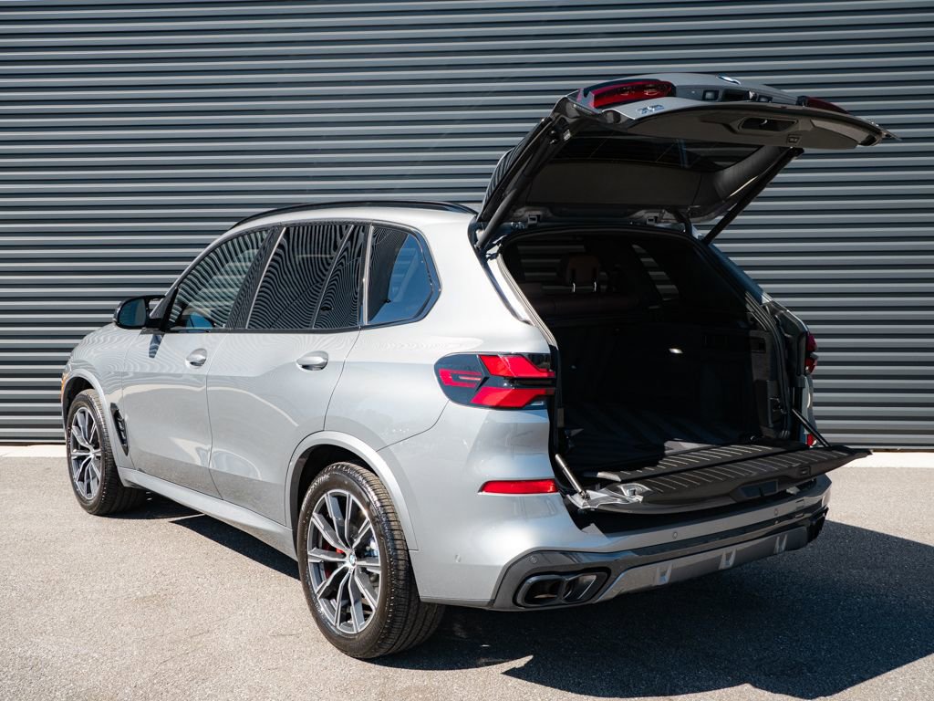Used 2026 BMW X5 M60i image 32