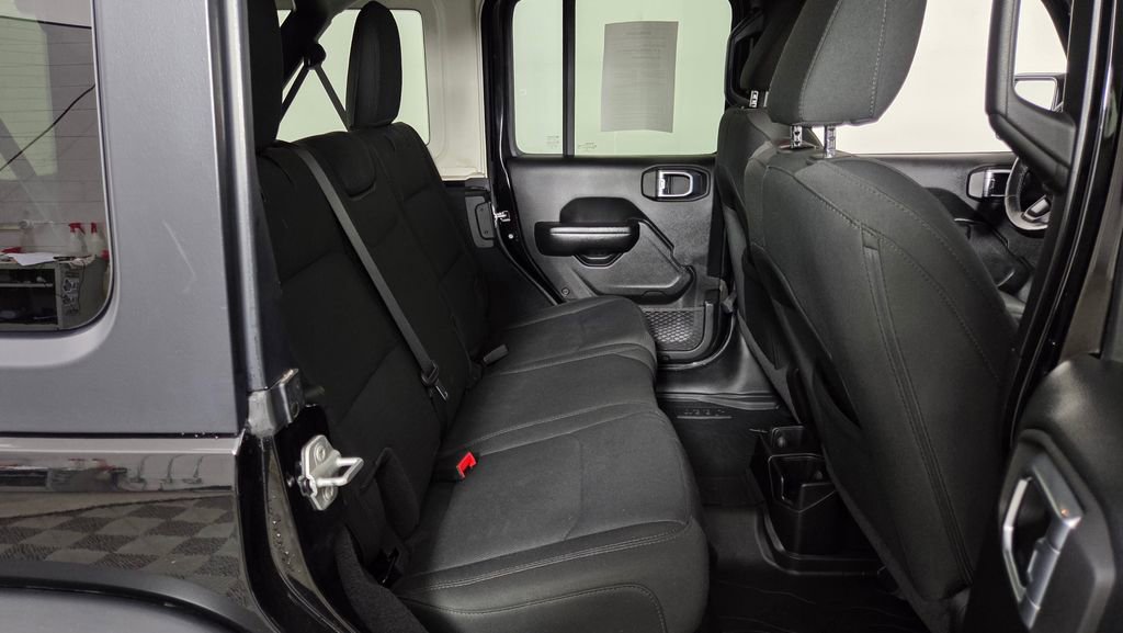 Used 2021 Jeep Wrangler Unlimited Sport AWD/4WD image 33