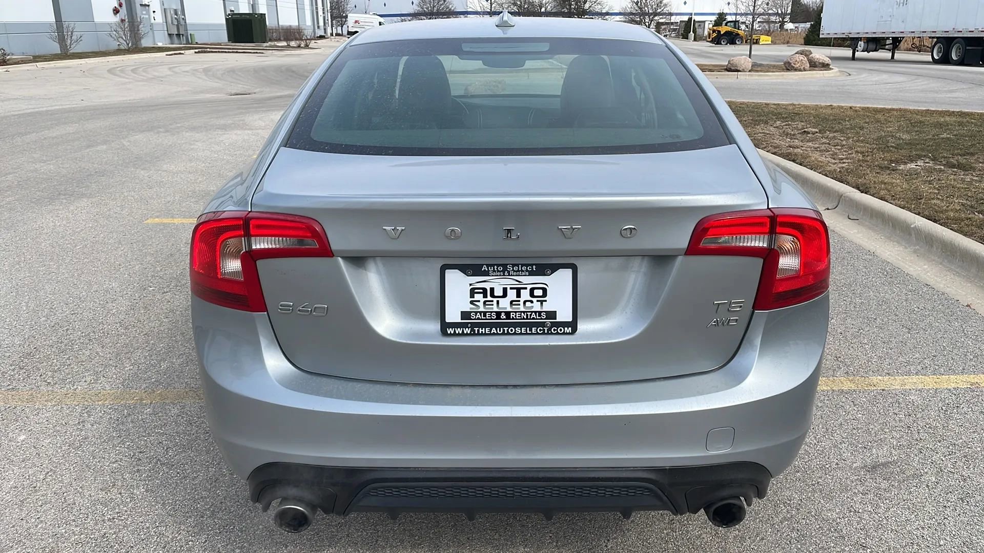 Used 2017 Volvo S60 T5 Dynamic image 7